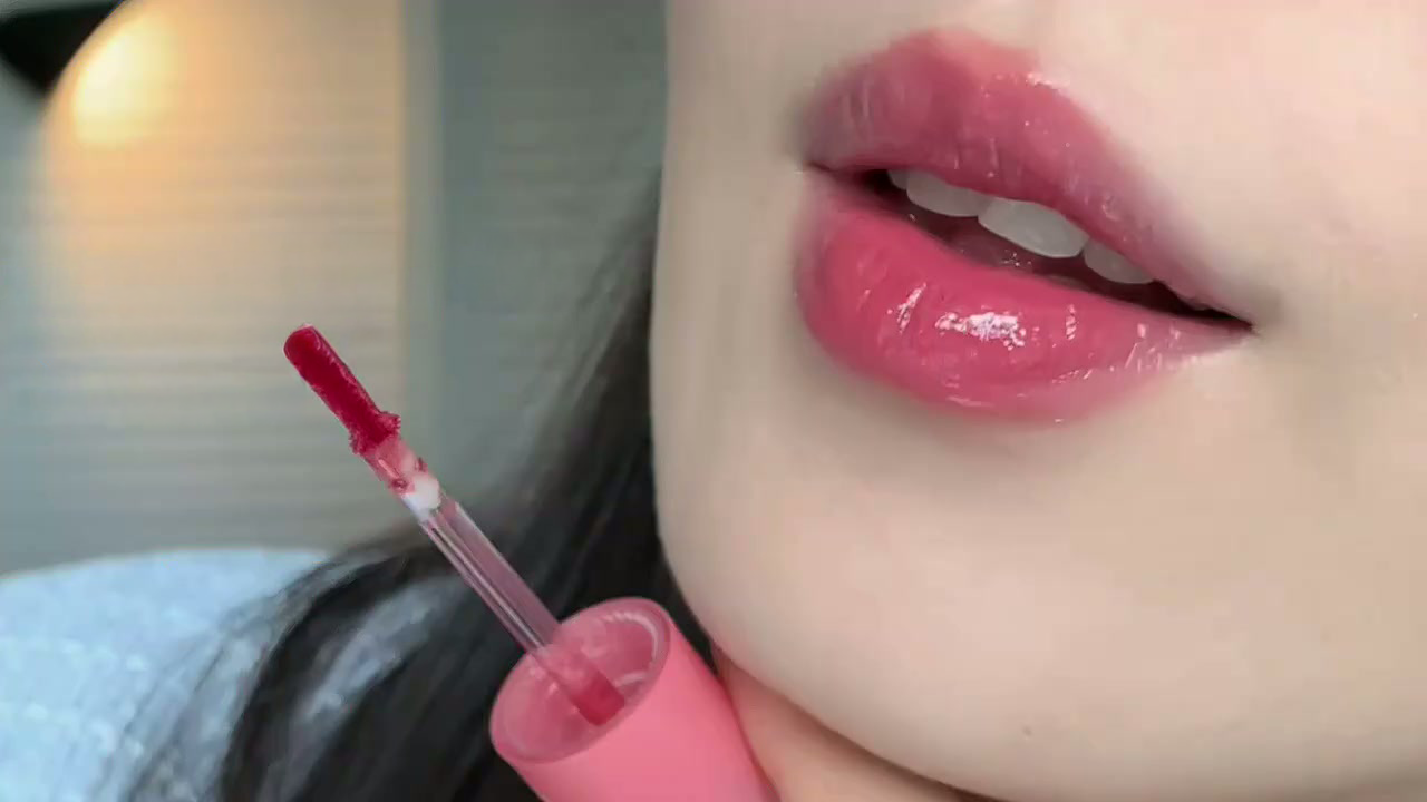 菲丽菲拉冰糖唇釉03号色实测：温柔豆沙色的日常通勤之选