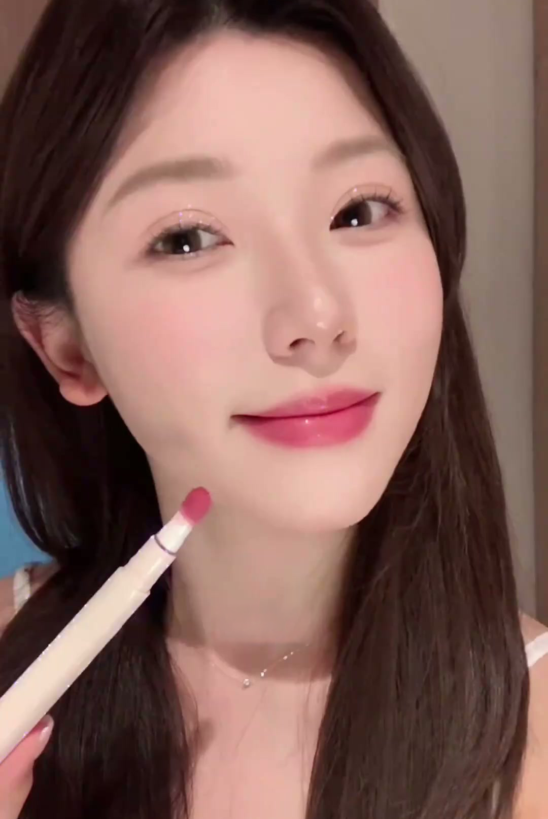 橘朵第三代精华肽唇粉霜实测:含肽唇霜+金闪调色,3支百元搞定全场景妆容